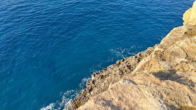 Solar en primera línea de mar con vistas espectaculares — 13