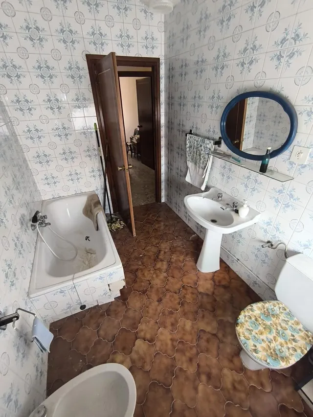 Amplia Casa en Noblejas - Oportunidad Única por €180,000 — 30