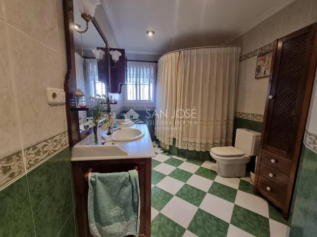 SE VENDE VILLA DE LUJO EN HONDON DE LOS FRAILES — 29