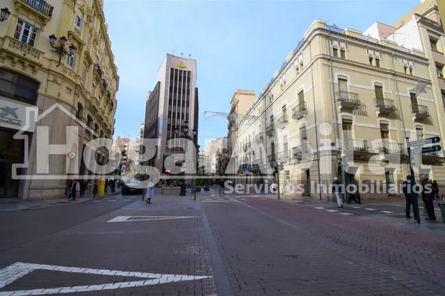 Despacho con varias oficinas en el centro — 28