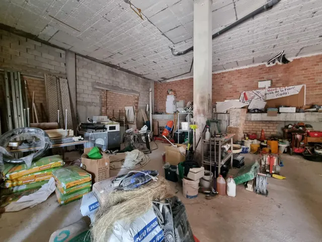 ALQUILER LOCAL COMERCIAL EN BRUTO ZONA PORTICHUELO — 3