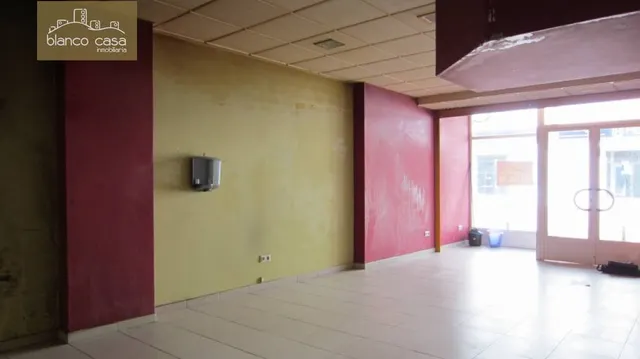 Local comercial de 40m2 en el centro de Carballo — 4
