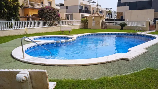 Bungalow en Planta Baja en Lomas de Cabo Roig – YC490563 — 12