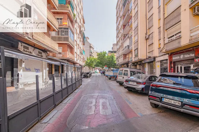 LOCAL EN CALLE SOL 25 CON 55 METROS — 23
