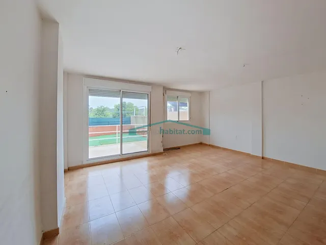 Chalet con jardín, 4 dormitorios y sótano independiente en Alfara de la Baronía — 3