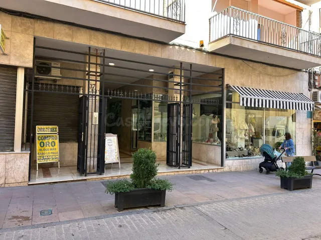 SALE A LA VENTA LOCAL EN ZONA PROXIMA A CALLE LUCENA¡¡¡¡¡¡¡¡