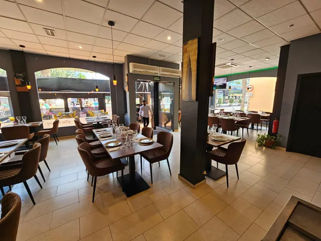 TRASPASO DE RESTAURANTE EN LOS ALCÑZARES. — 3