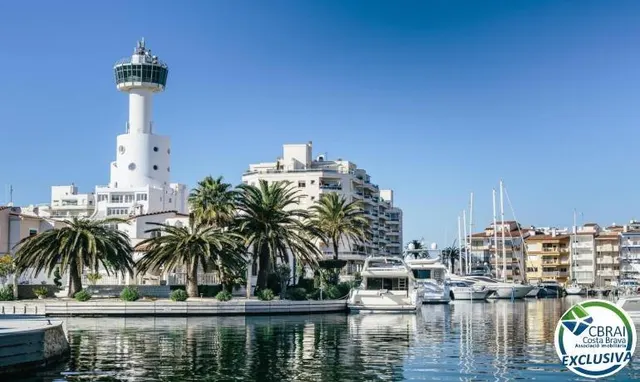 GRAN RESERVA – Apartamento reformado con licencia turística a 75 m de la playa — 32