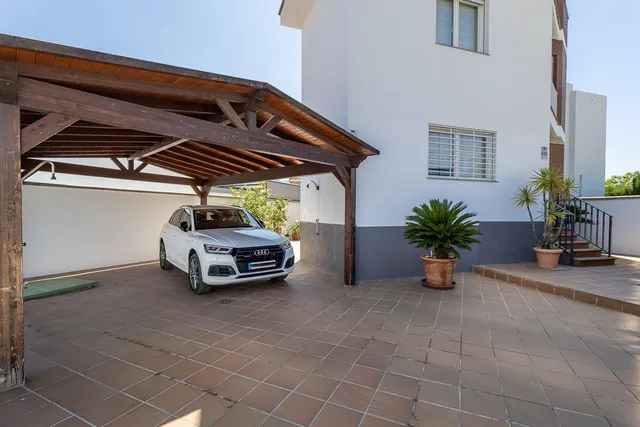 Gran casa con piscina en huetor vega — 7