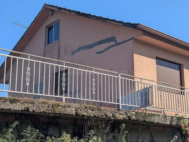 Casa con terreno en Mos SIN POSESION. No se Puede Visitar. - foto 5