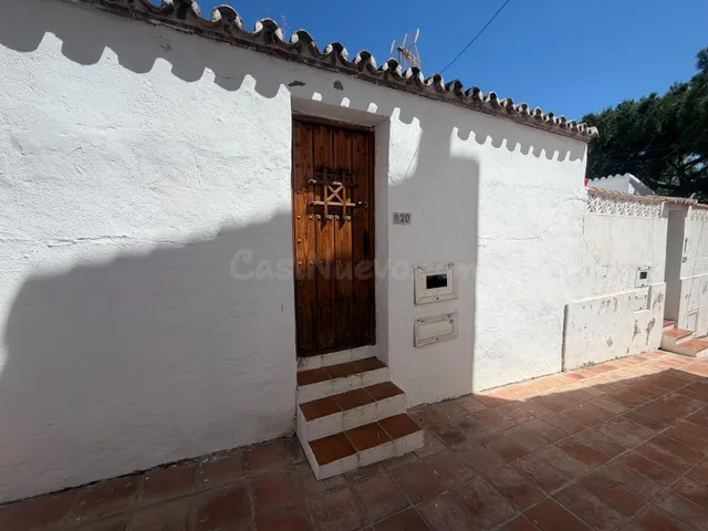 Encantadora vivienda en Pueblo Andaluz, Marbella, a pocos pa