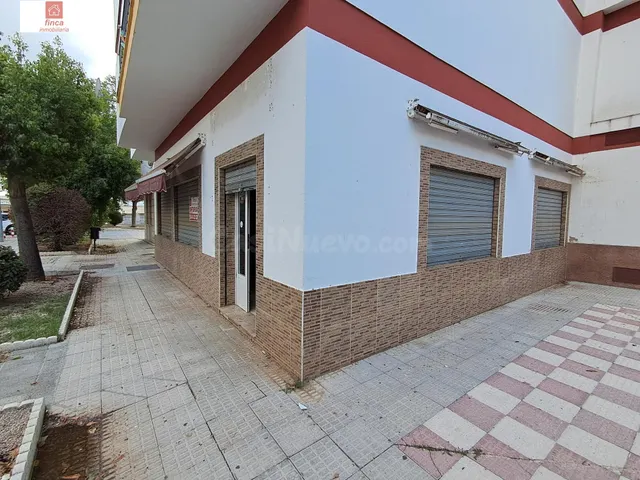 Local comercial 173m² en alquiler - LAS CUMBRES - foto 2