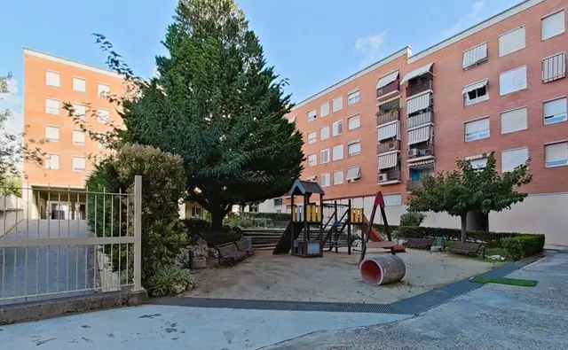 Tu nuevo hogar en Torrent Ballester: amplitud, jardines comunitarios y parking incluido — 19