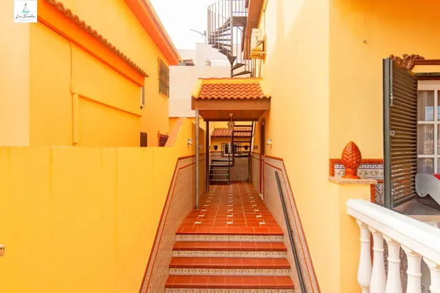 CASA CON VISTAS PANORAMICAS EN PUERTO DE LA TORRE — 41