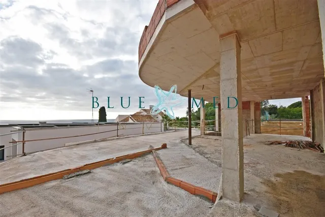 CHALET EN CONSTRUCCIÓN CON PISCINA FLOTANTE EN BOLNUEVO - foto 3