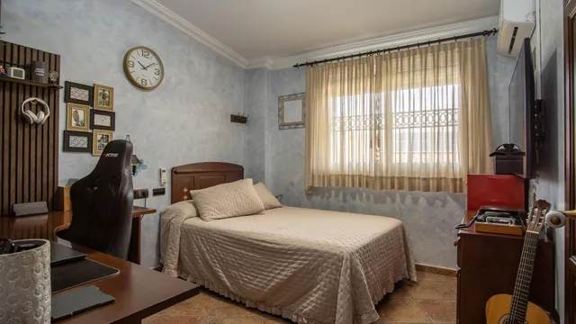 Chalet en sax buena zona para vivir todo el año. — 16