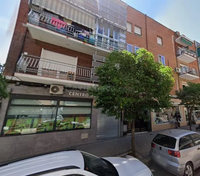 Se vende piso OKUPADO en Calle Madrid 26 de Leganés, Madrid. - foto 3