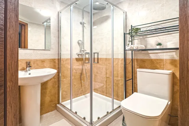 Apartamento elegantemente reformado, céntrico y espacioso. Balcón con orientación oeste ¡y a solo 550 m de Playa del Cura! — 22