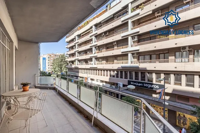 GRAN PISO EN CALLE RECOGIDAS — 2