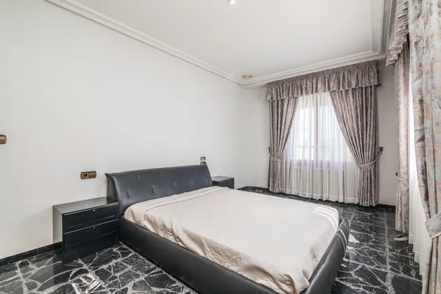 ESPECTACULAR CHALET EN ZONA CIUDAD JARDIN — 22