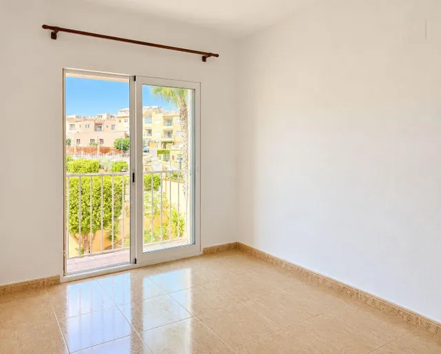 Dúplex de 3 dormitorios en primera línea de playa con vistas al mar en orihuela costa — 11