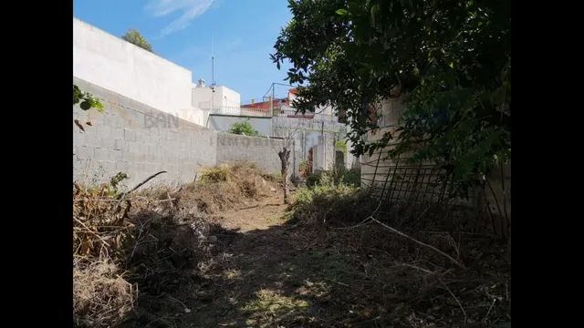 SE VENDE CASA ANTIGUA CON TERRENO DE 3 PLANTAS EN BERJA — 26