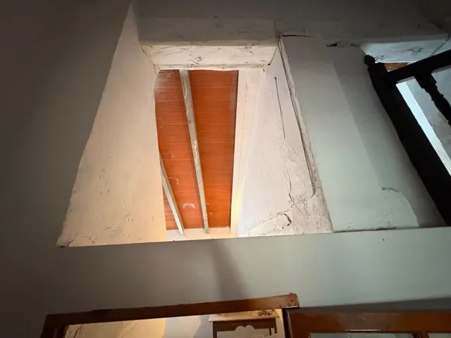 CASA EN EL CENTRO CON MUCHAS POSIBILIDADES — 9