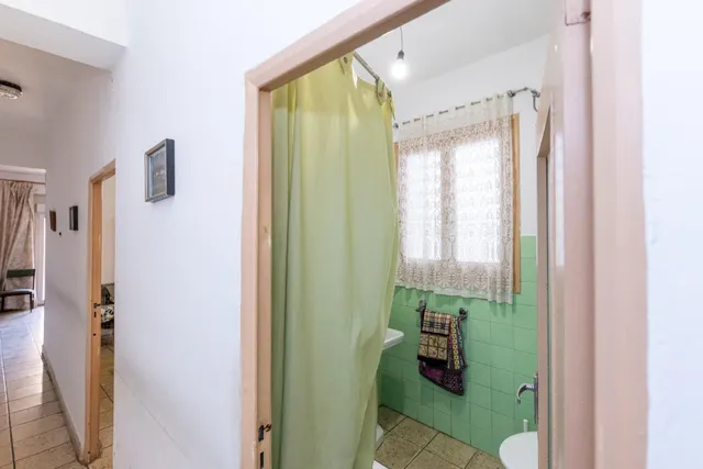 Piso para reformar junto a Plaza Einstein – 3 dormitorios y vistas despejadas — 12