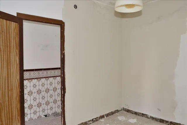 Casa adosada de 4 dormitorios con terraza para reformar en Algeciras — 20
