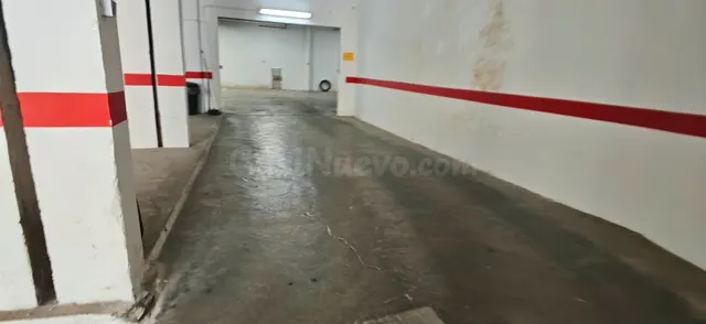 Amplio Garaje en el Corazón de Almansa - Oportunidad Única - foto 2