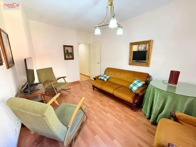 PISO CÉNTRICO 4 DORM. + 2 BAÑOS CON GARAJE Y TRASTERO - foto 3