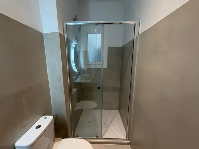 Piso reformado de 3 habitaciones con patio en Gràcia — 42