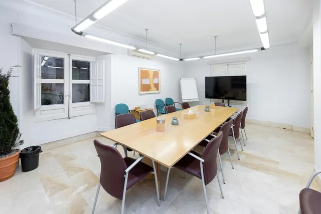 Gran vivienda en Plaza Los Campos - 7 habitaciones — 16
