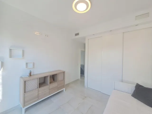 Villa con tres dormitorios en la zona de Lomas de Cabo Roig — 16