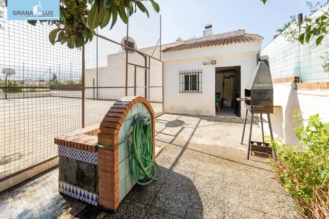 Amplio Chalet con piscina, pista deportiva y vistas en Ogíjares. — 30