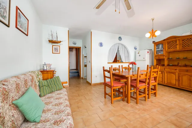 Bungalow de 3 dormitorios con piscina comunitaria en la playa de Los Locos — 10