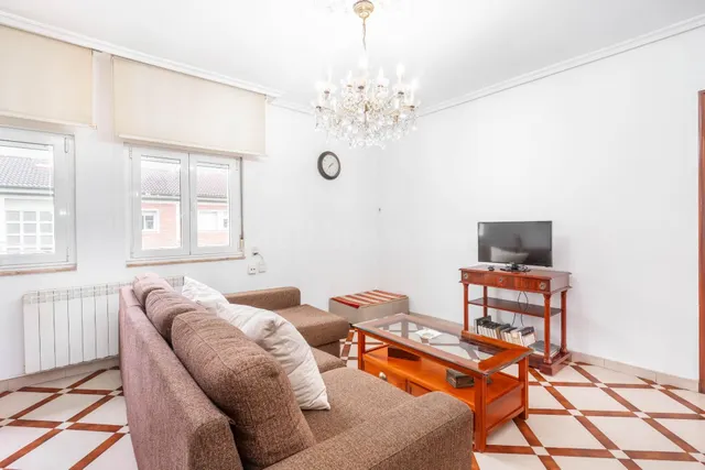 PISO PARA ENTRAR A VIVIR DE 3 H CON AMPLIO SALÓN, BALCÓN Y A - foto 2