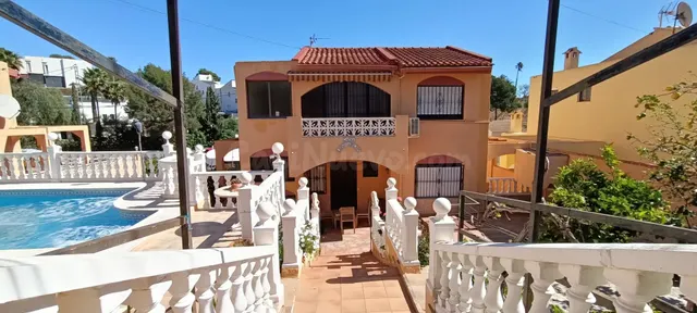 GRAN CHALET INDEPENDIENTE DE 3 PLANTAS CON DOS VIVIENDAS Y P - foto 3