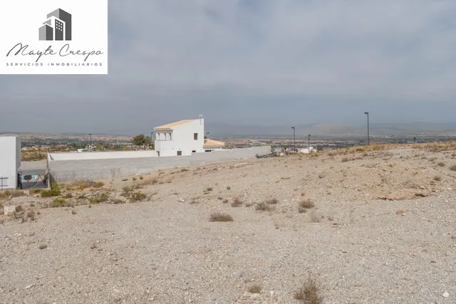 Terreno urbano de 750 m2 en Altos de La Zubia. Parcela 17, manzana M — 34