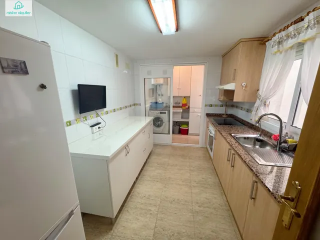 ALQUILER DE HABITACIÓN PARA ESTUDIANTE, IDEAL PARA UNIVERSITARIO DE MEDICINA Y CIENCIAS DE LA SALUD — 38