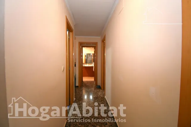 PRECIOSO ÁTIO CON TERRAZA Y TRES BALCONES — 34