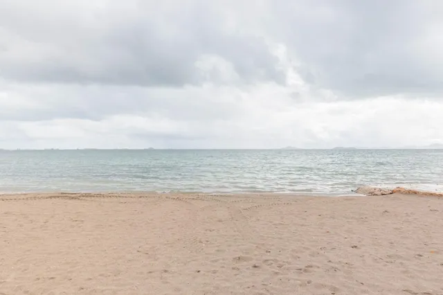 PLANTA BAJA A 200 METROS DE LA PLAYA — 29