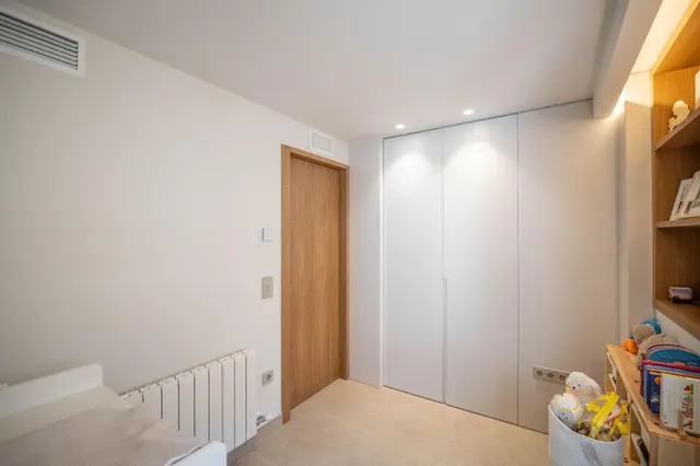 Impresionante Vivienda de Lujo con Diseño Moderno y Comodidades Exclusivas — 19
