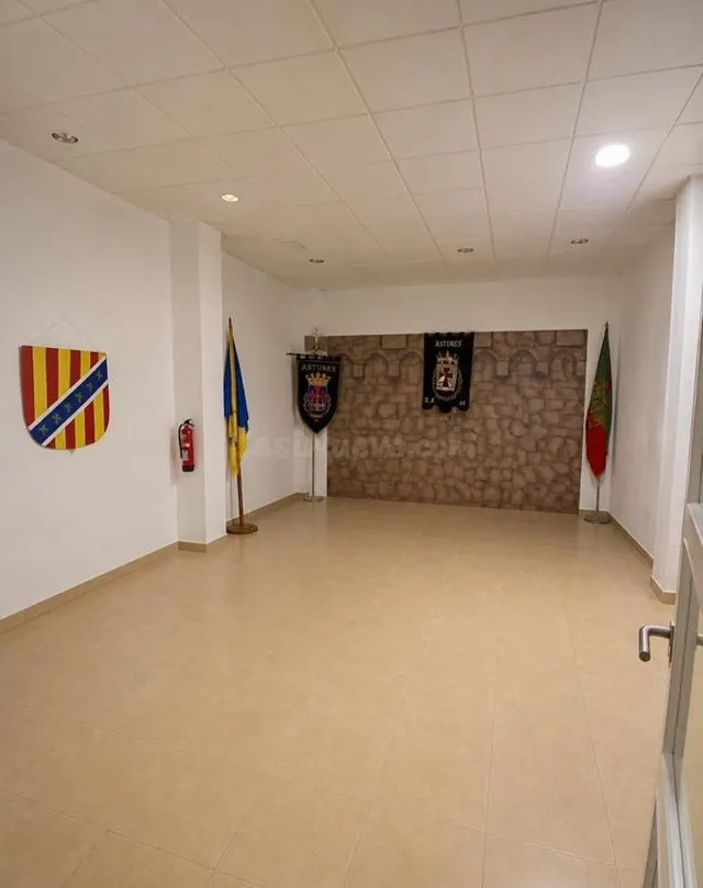 EN ELCHE, LOCAL COMERCIAL CON MOBILIARIO Y AIRE ACONDICIONAD - foto 5