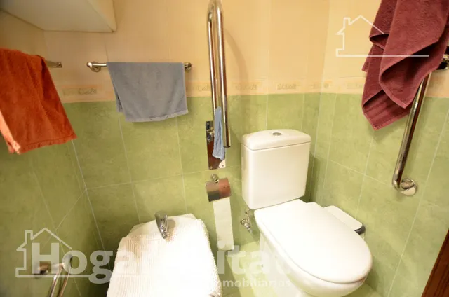 ALTO, AMPLIO Y EXTERIOR CON GARAJE Y BALCÓN, CERCA DE LA AV DE ALCOY — 36