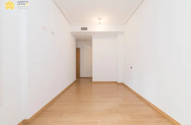 PISO DE 102 METROS CONSTRUIDOS  3 DORMITORIOS, 2 BAÑOS Y VESTIDOR EN EL ALTET — 19