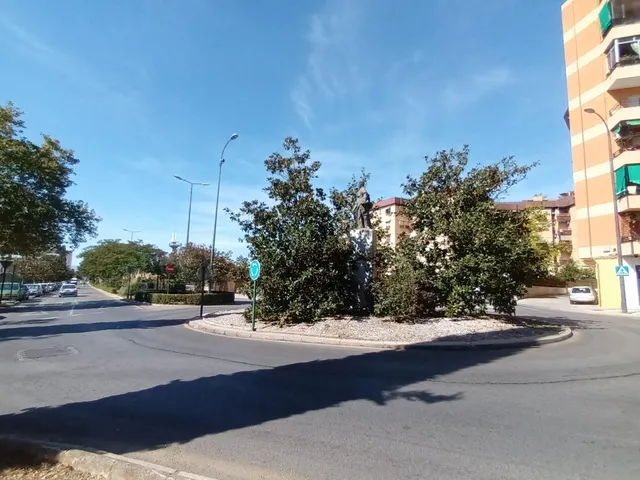 Garaje cerrado en Granada zona Zaidin, 12.80 m. de superficie. — 27