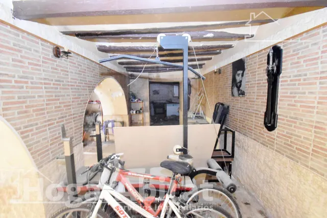 CASA MUY AMPLIA PARA REFORMAR, CON TERRAZA Y TRASTERO — 24