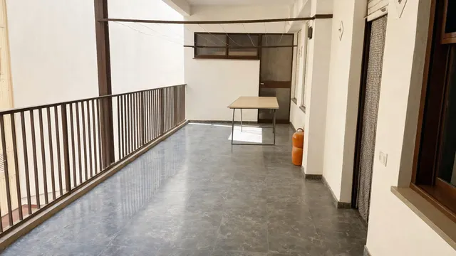 ESPACIOSA VIVIENDA EXTERIOR CON TERRAZA, BALCÓN Y GARAJE INCLUIDO. — 14