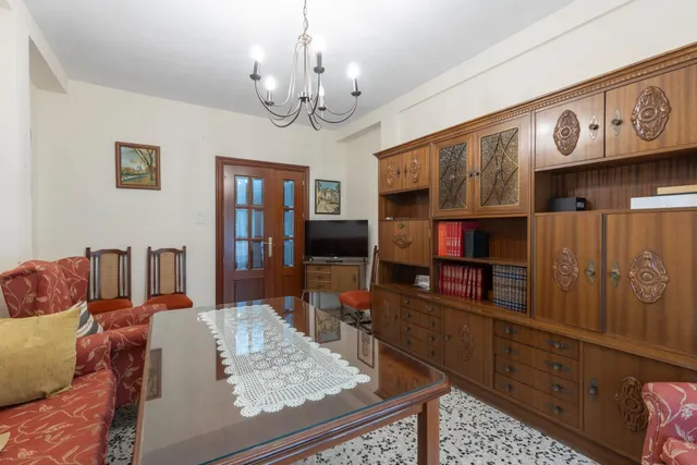 Piso de 3 dormitorios en calle milán, zaidín | muy luminoso y con gran potencial — 4